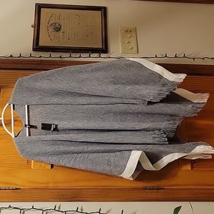 Beautiful Torrid poncho NWT